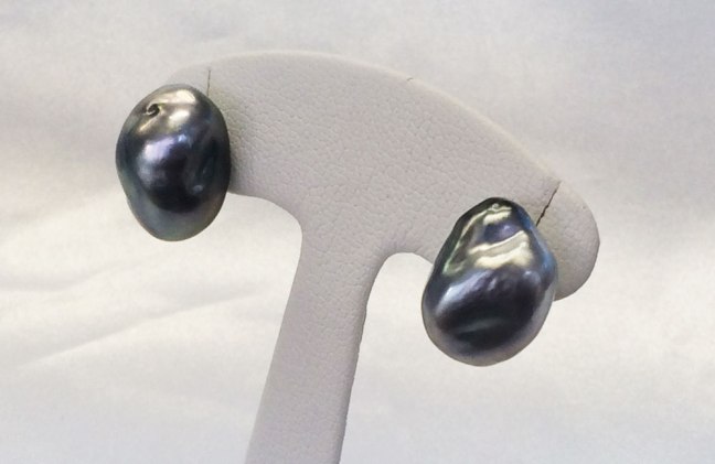tahitian-pearl-earrings